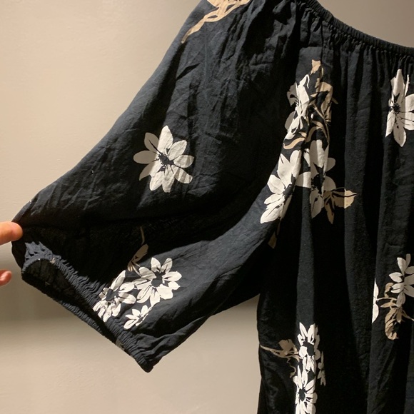 Peasant Top ❤️ - Picture 2 of 5